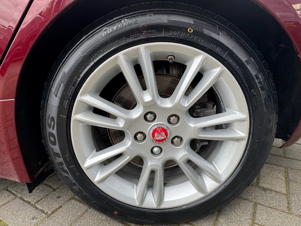 Used Jaguar XE 2015 for sale - 76558874: Photo 31