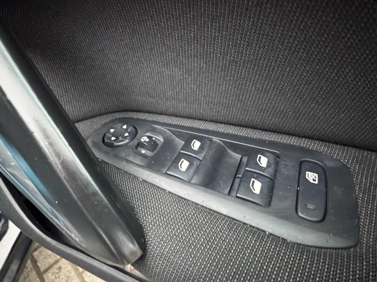 Used Peugeot 308 2021 for sale - 77345108: Photo 39