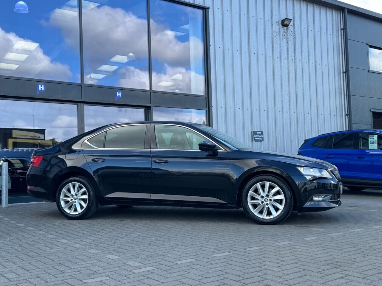 Used Skoda Superb 2019 for sale - 76700896: Photo 18