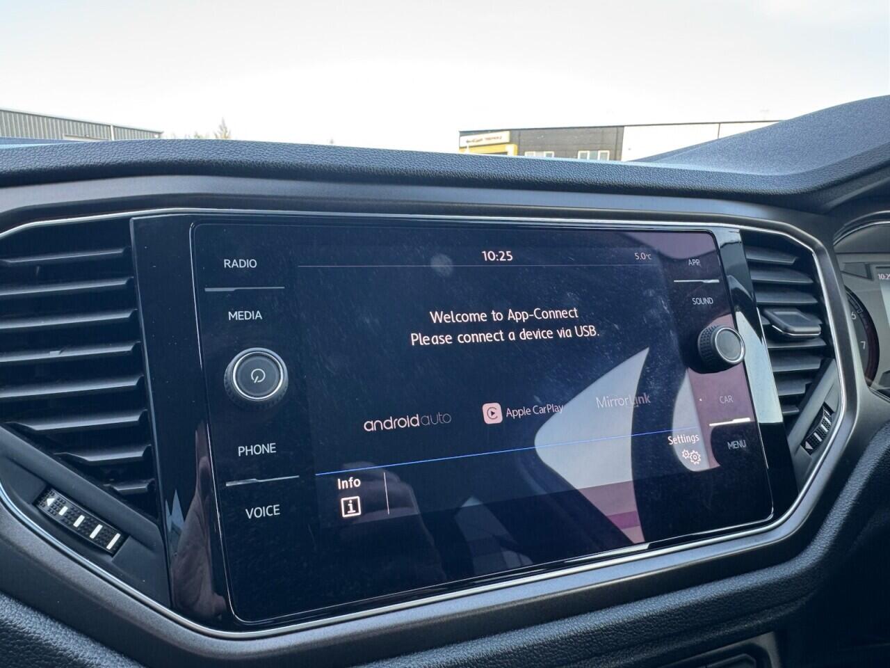 Used Volkswagen T-Roc 2018 for sale - 76702064: Photo 54