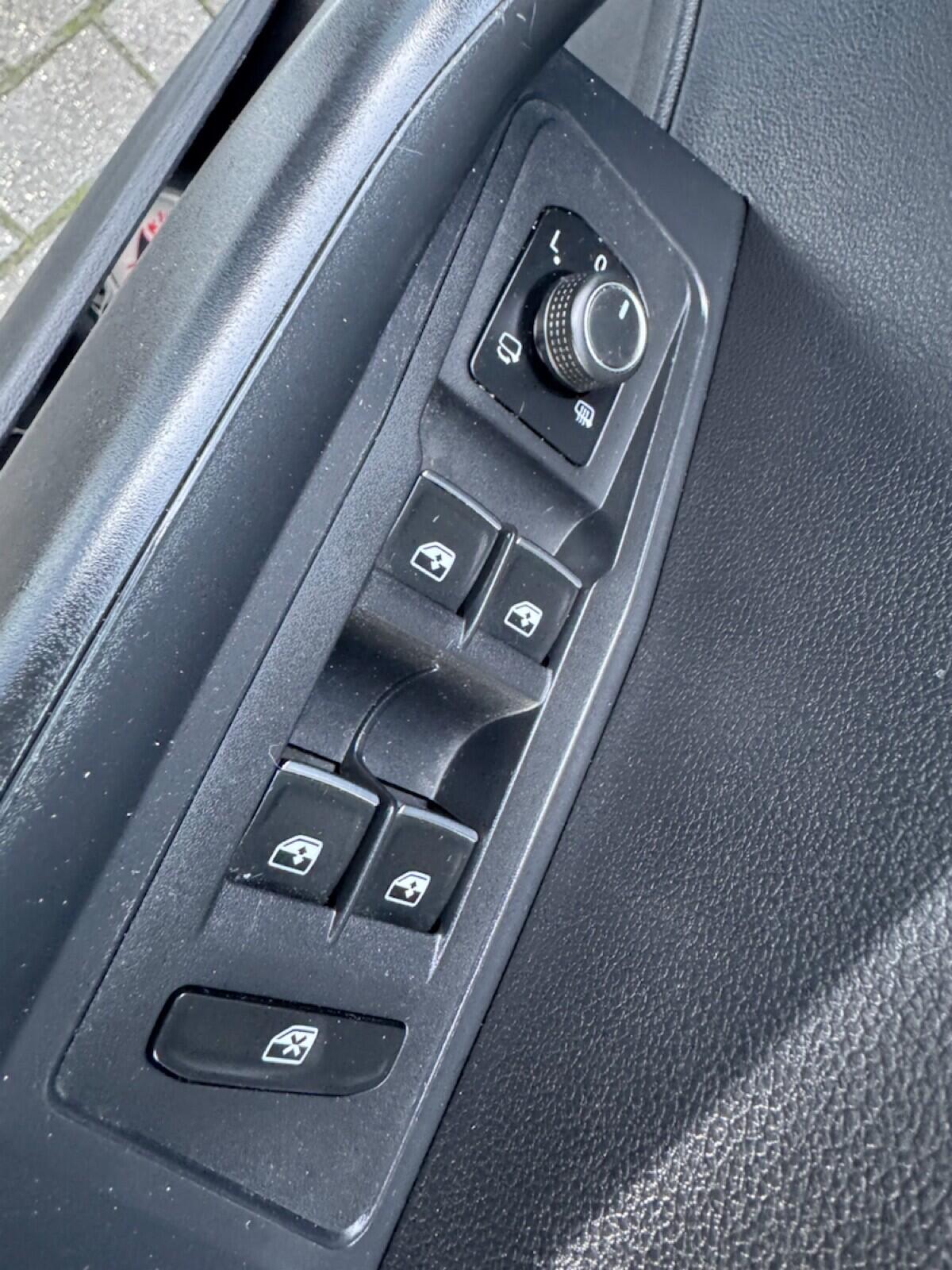 Used Volkswagen T-Roc 2018 for sale - 76702064: Photo 56