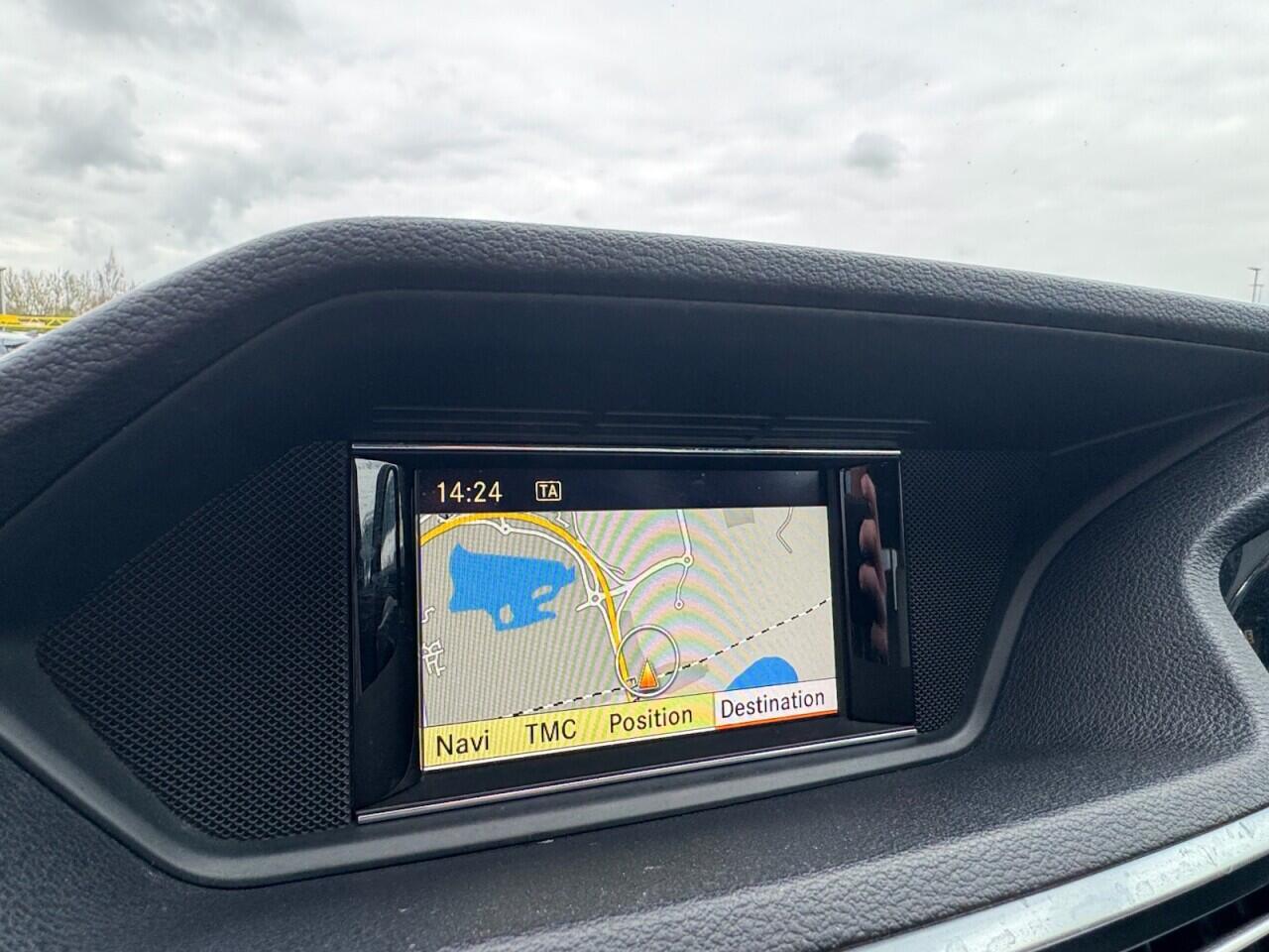 Used Mercedes-Benz E Class 2012 for sale - 78086208: Photo 32