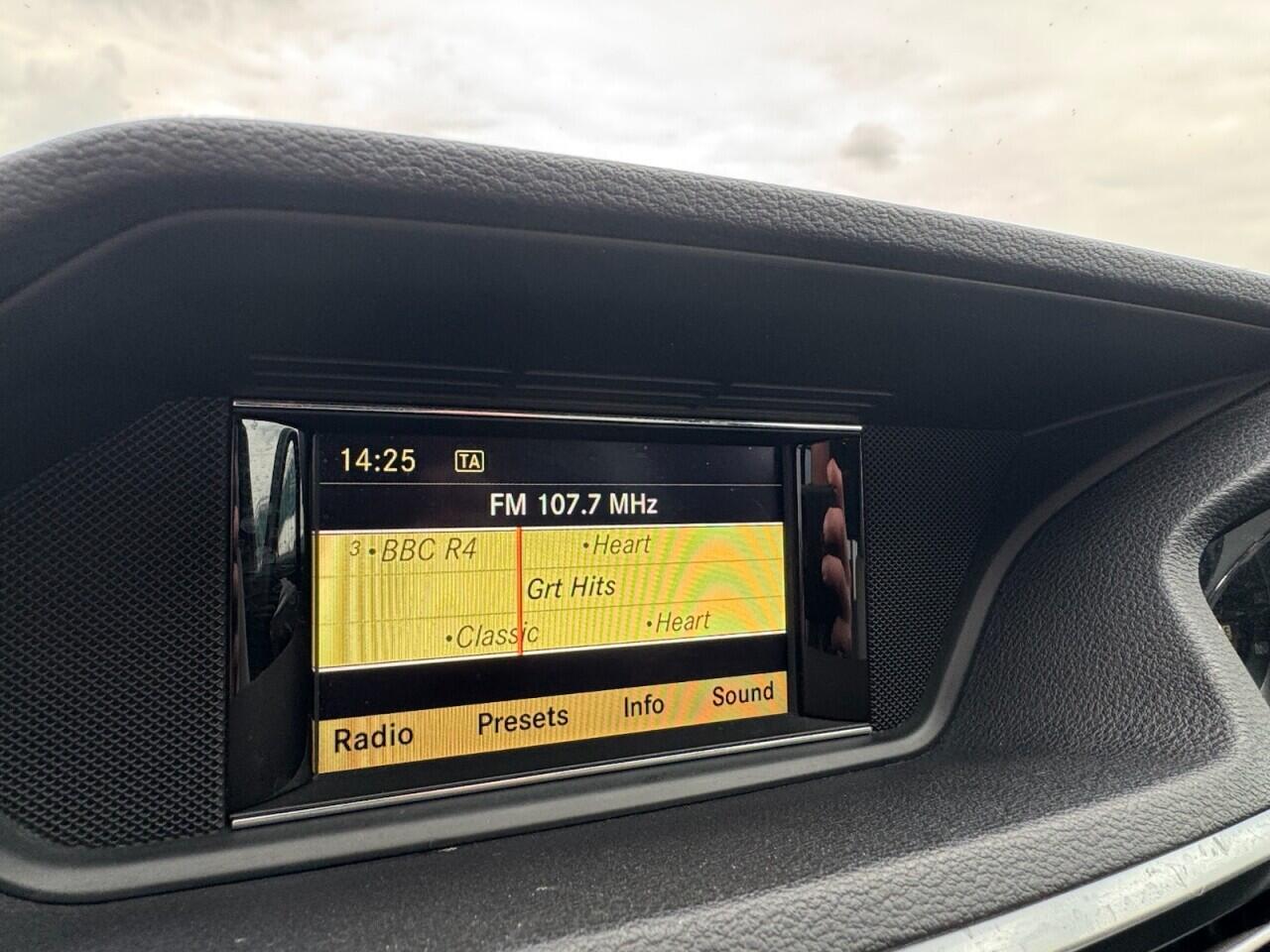 Used Mercedes-Benz E Class 2012 for sale - 78086208: Photo 34