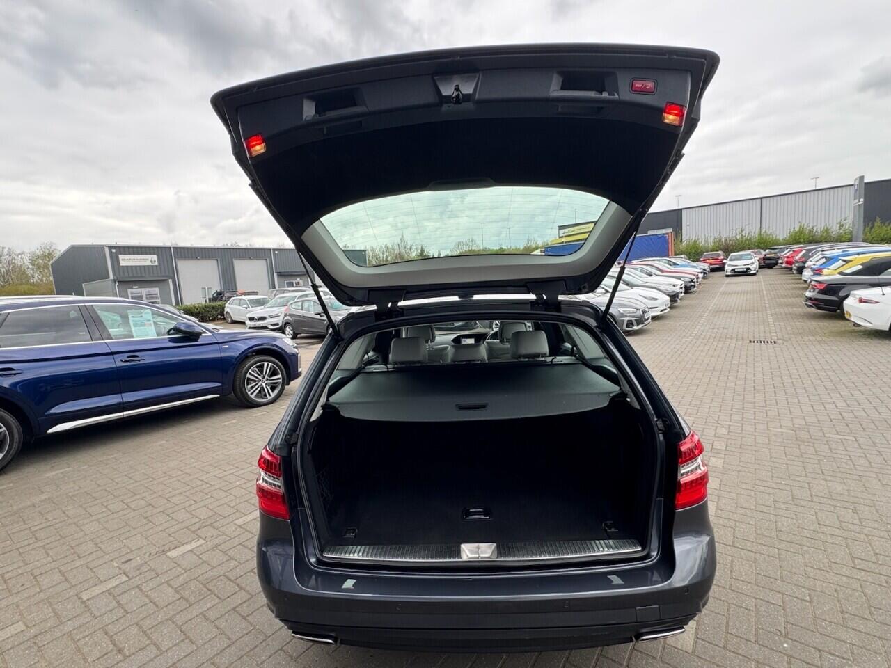 Used Mercedes-Benz E Class 2012 for sale - 78086208: Photo 43