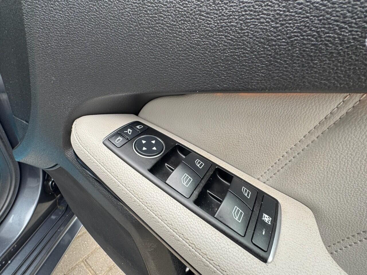 Used Mercedes-Benz E Class 2012 for sale - 78086208: Photo 55