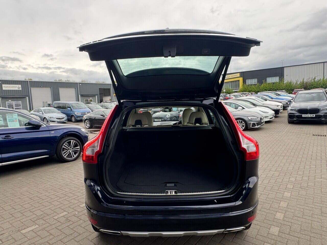 Used Volvo XC60 2017 for sale - 78170219: Photo 30