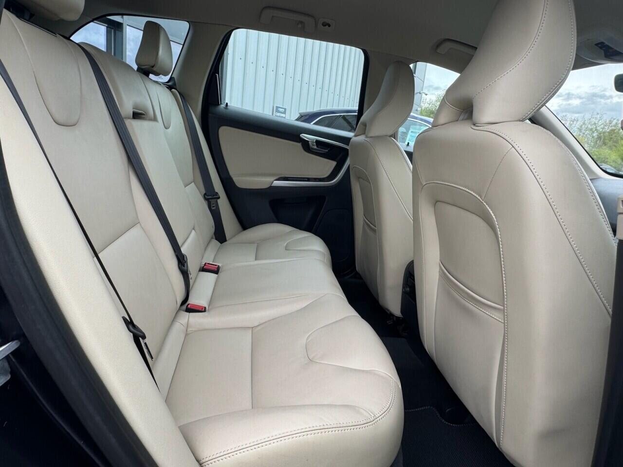 Used Volvo XC60 2017 for sale - 78170219: Photo 32