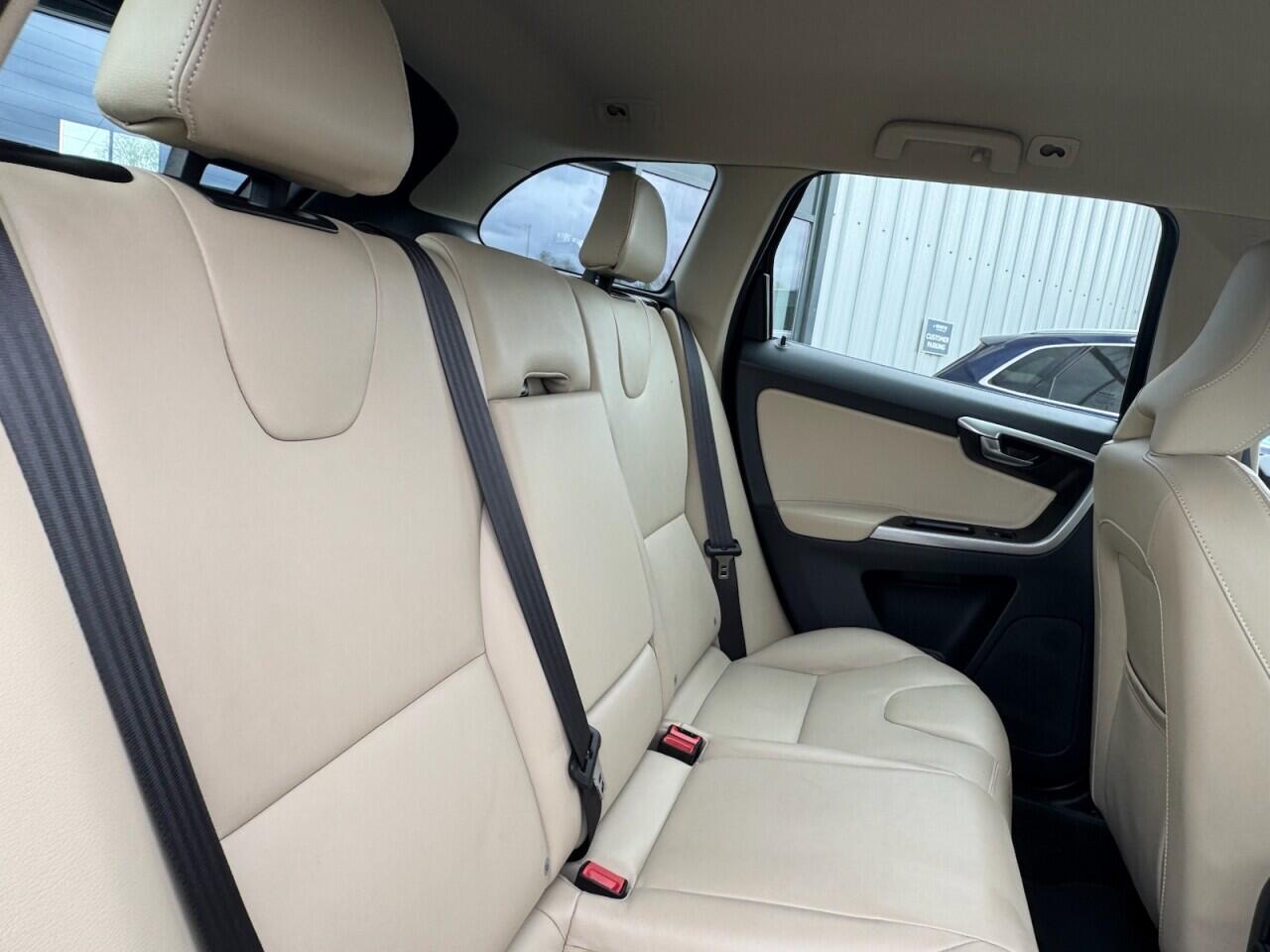 Used Volvo XC60 2017 for sale - 78170219: Photo 40