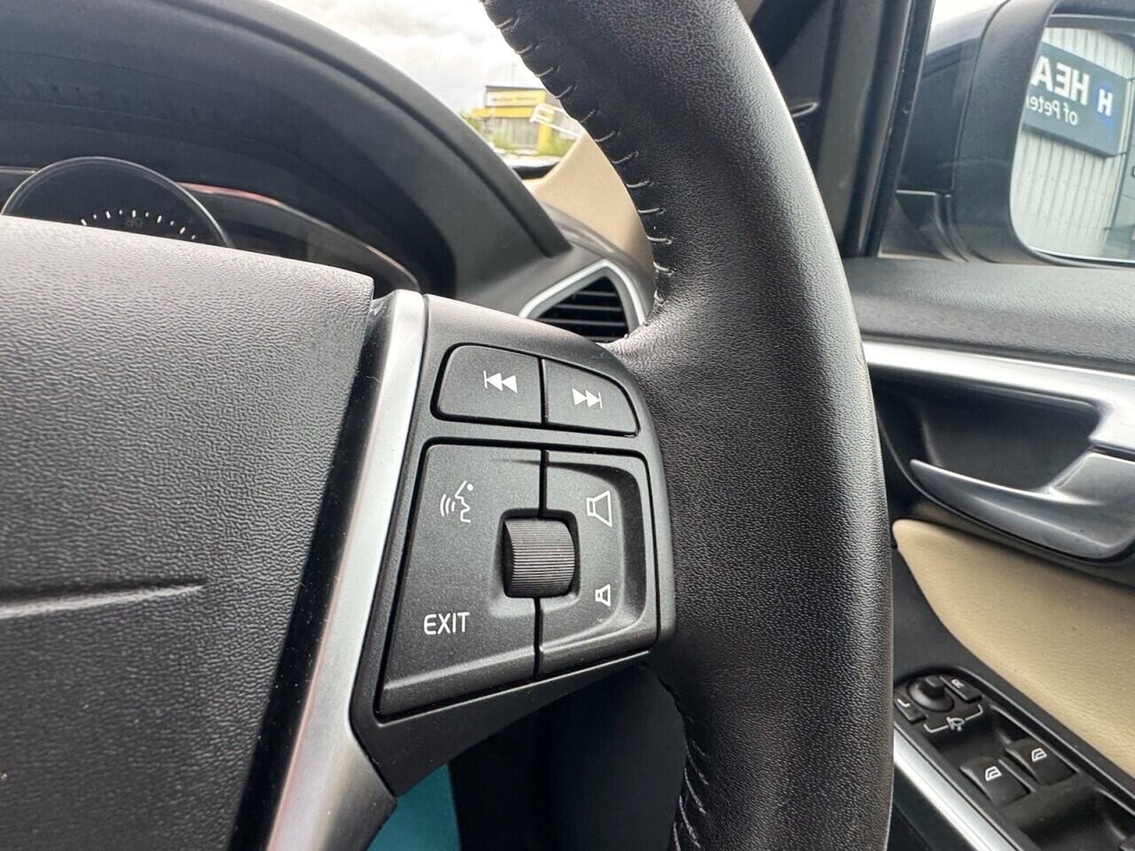 Used Volvo XC60 2017 for sale - 78170219: Photo 65