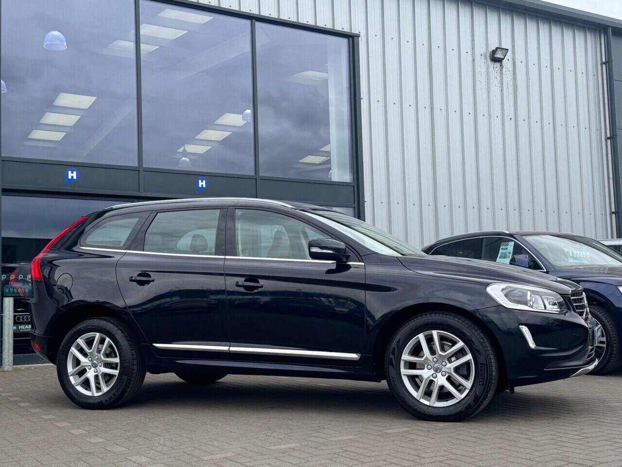 Used Volvo XC60 2017 for sale - 78170219: Photo 8