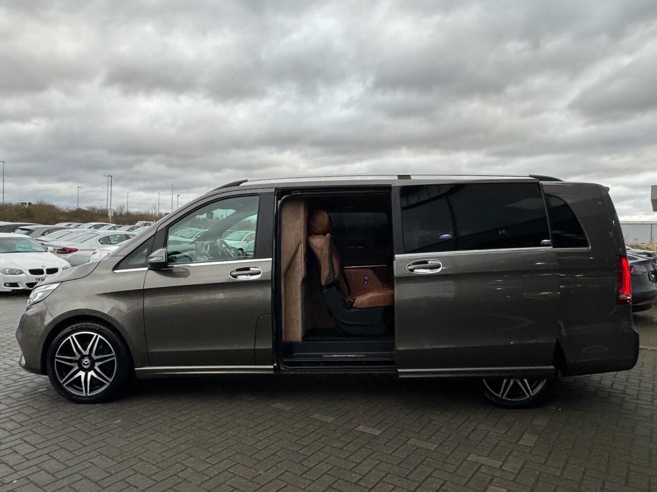 Used Mercedes-Benz V-Class 2018 for sale - 76700616: Photo 26