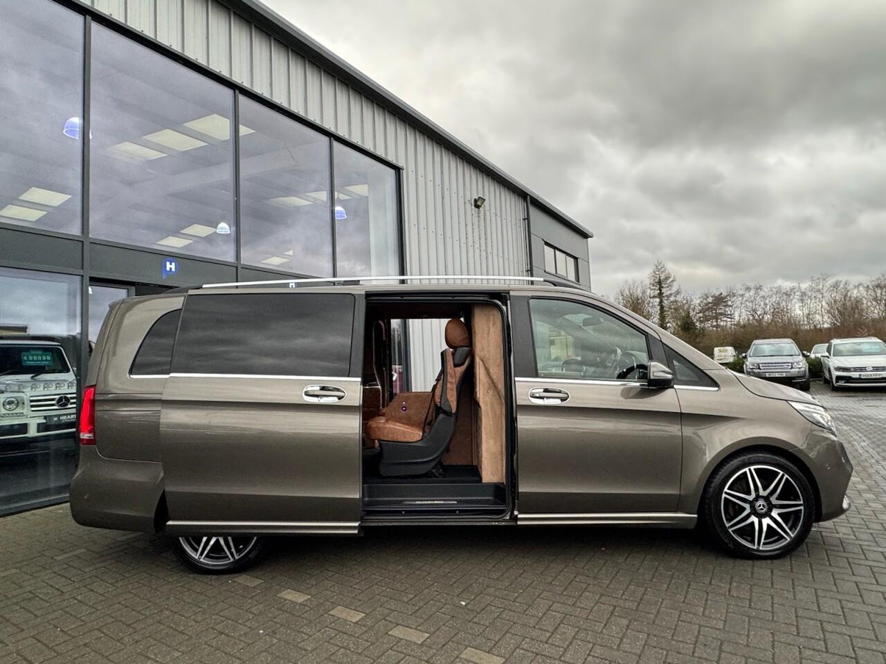 Used Mercedes-Benz V-Class 2018 for sale - 76700616: Photo 6