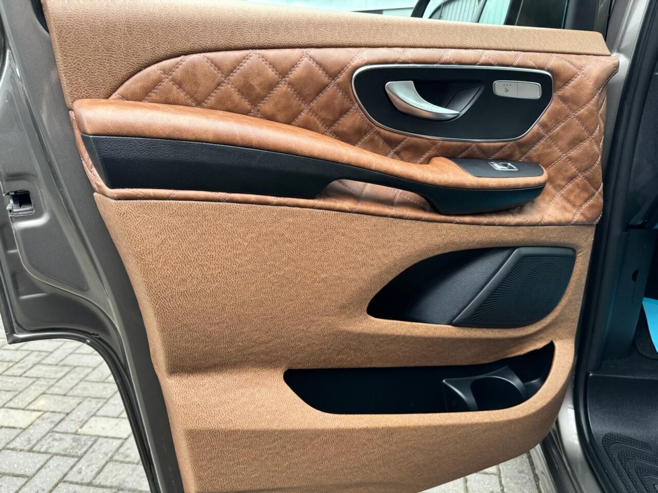 Used Mercedes-Benz V-Class 2018 for sale - 76700616: Photo 77