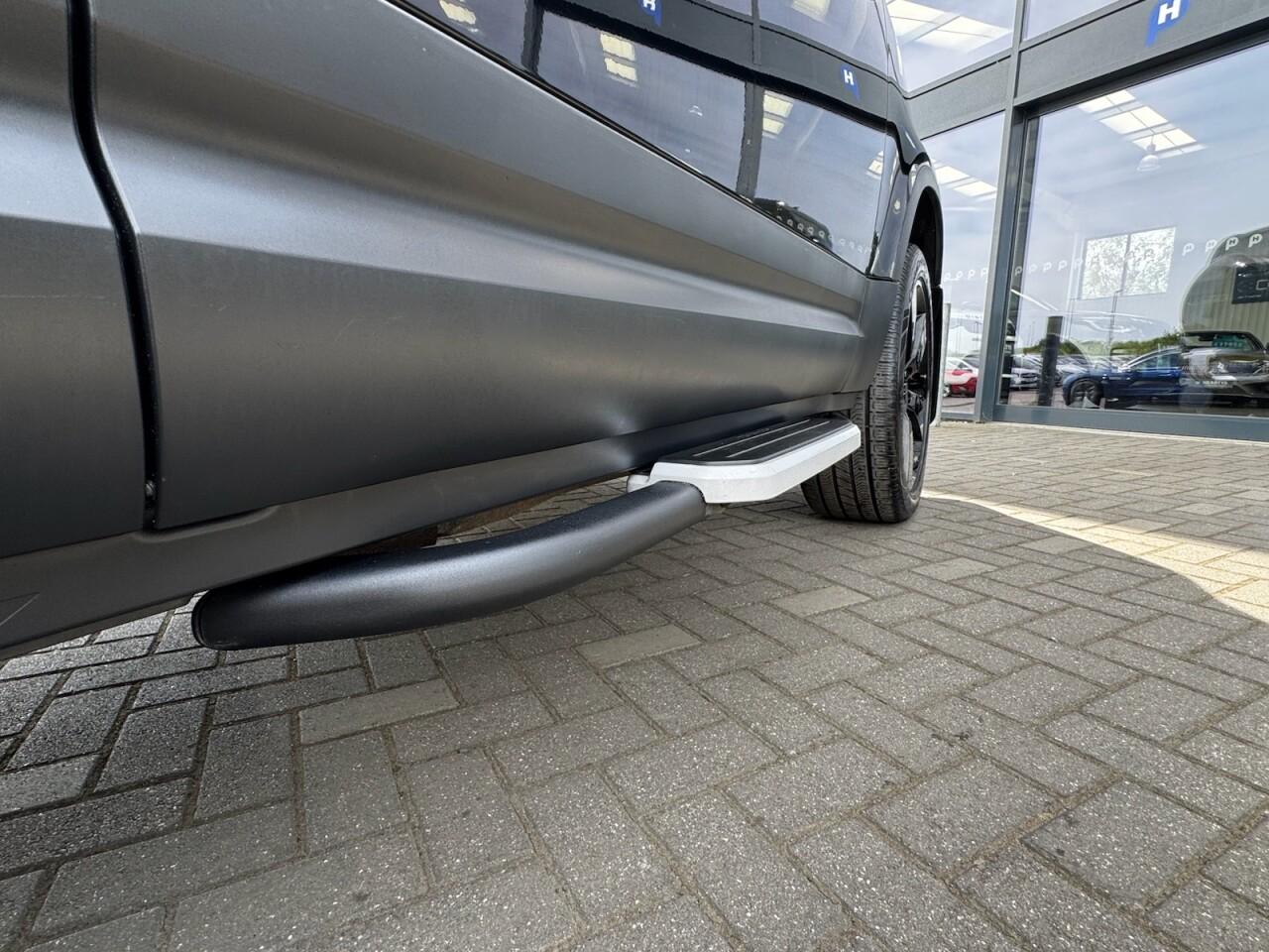 Used Land Rover Defender 2023 for sale - 76702372: Photo 38