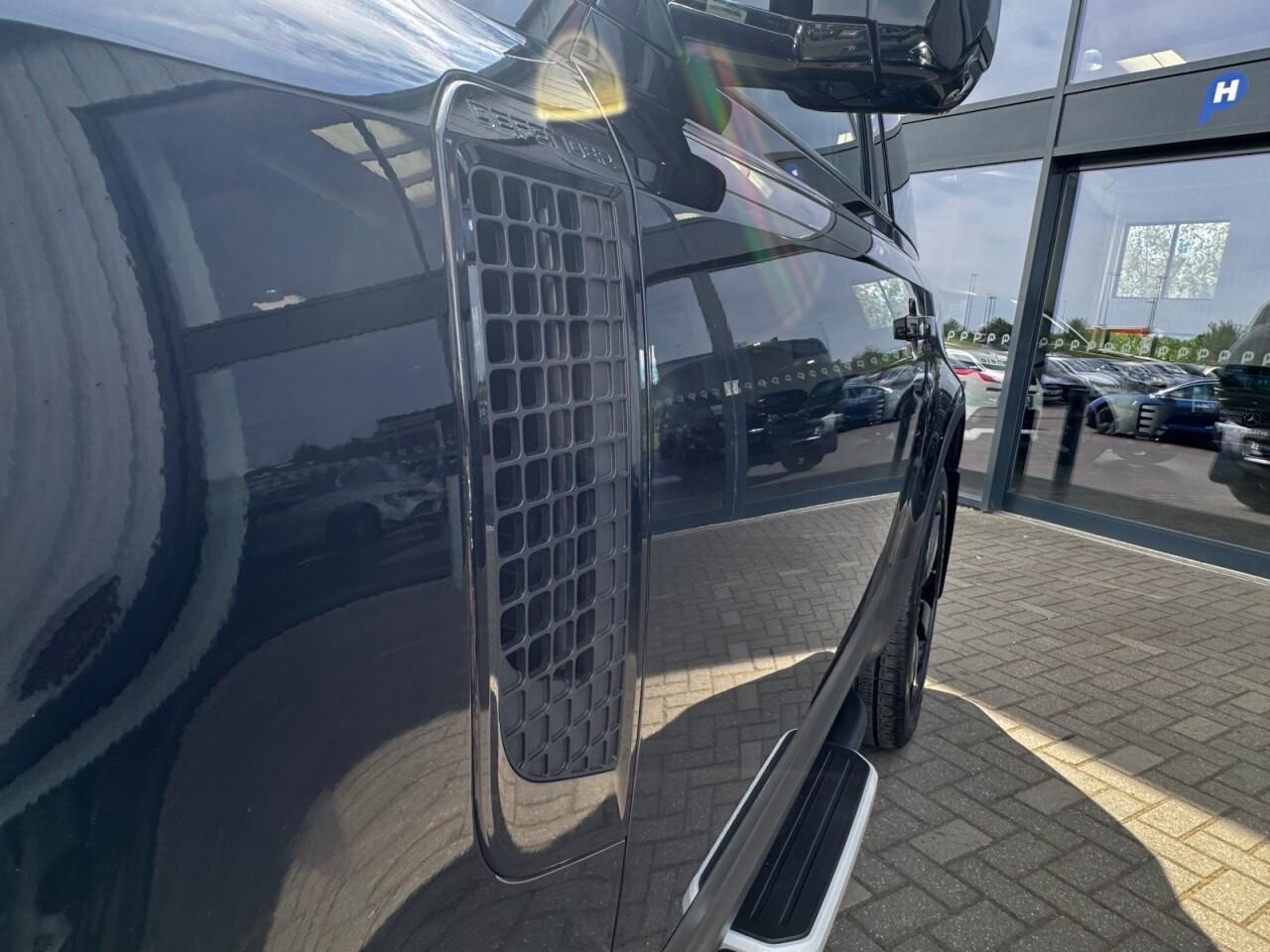 Used Land Rover Defender 2023 for sale - 76702372: Photo 41