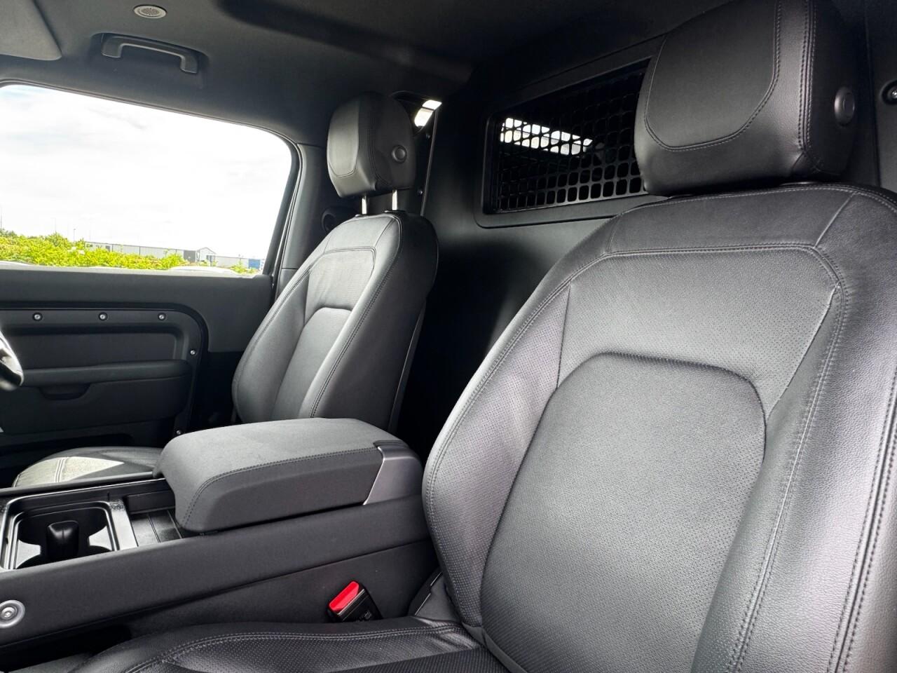 Used Land Rover Defender 2023 for sale - 76702372: Photo 48