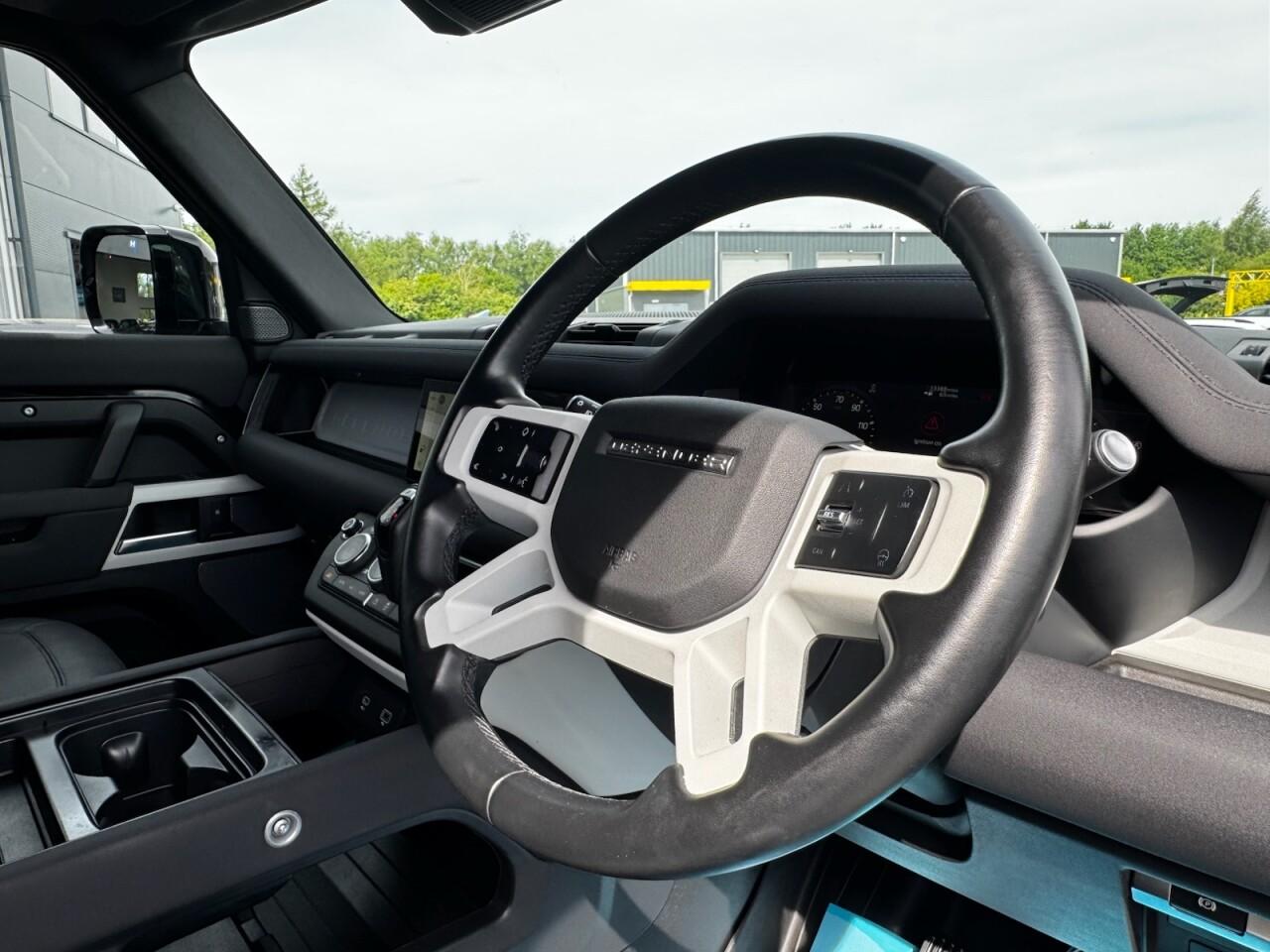 Used Land Rover Defender 2023 for sale - 76702372: Photo 52