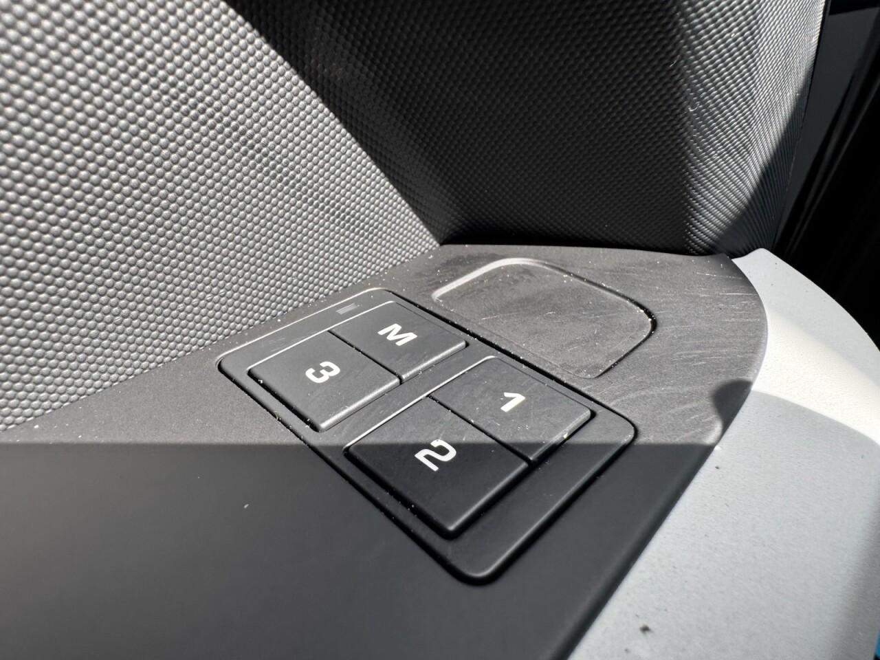 Used Land Rover Defender 2023 for sale - 76702372: Photo 61