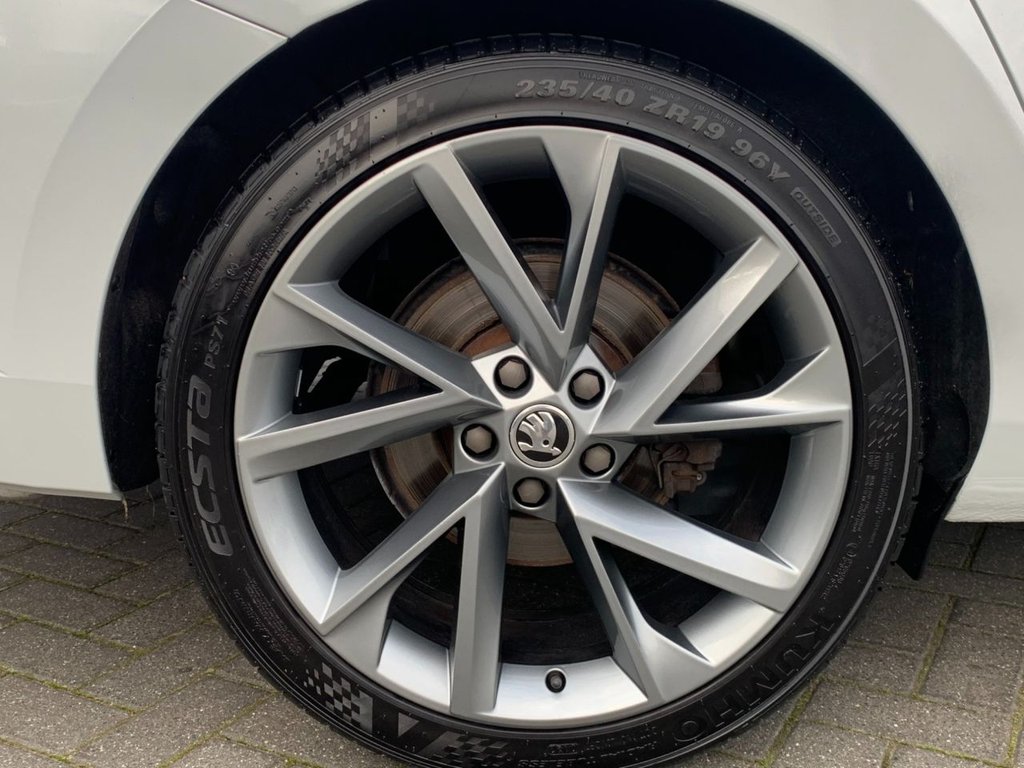 Used Skoda Superb 2018 for sale - 76558811: Photo 14