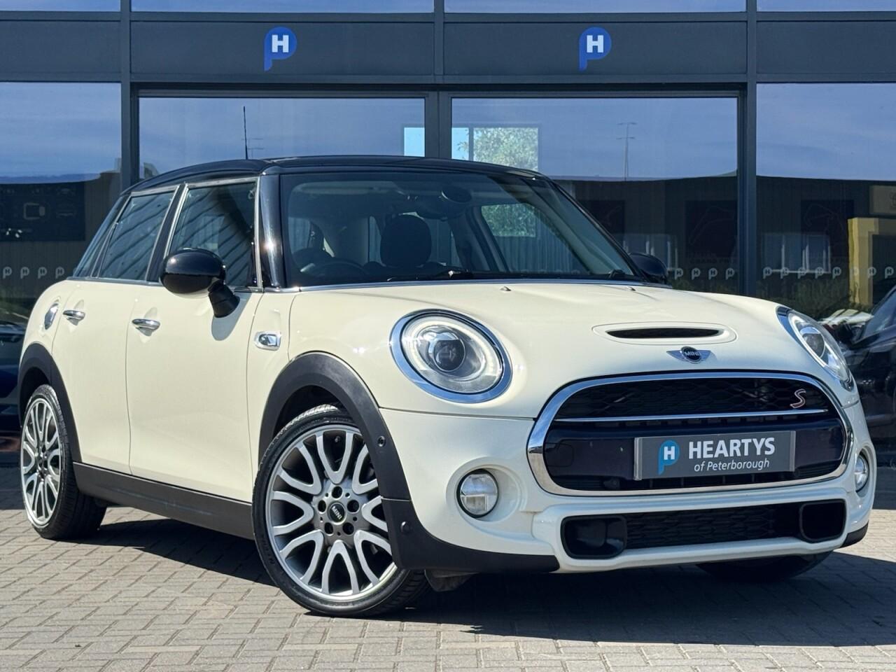 Used MINI Hatch 2017 for sale - 76702336: Photo 1