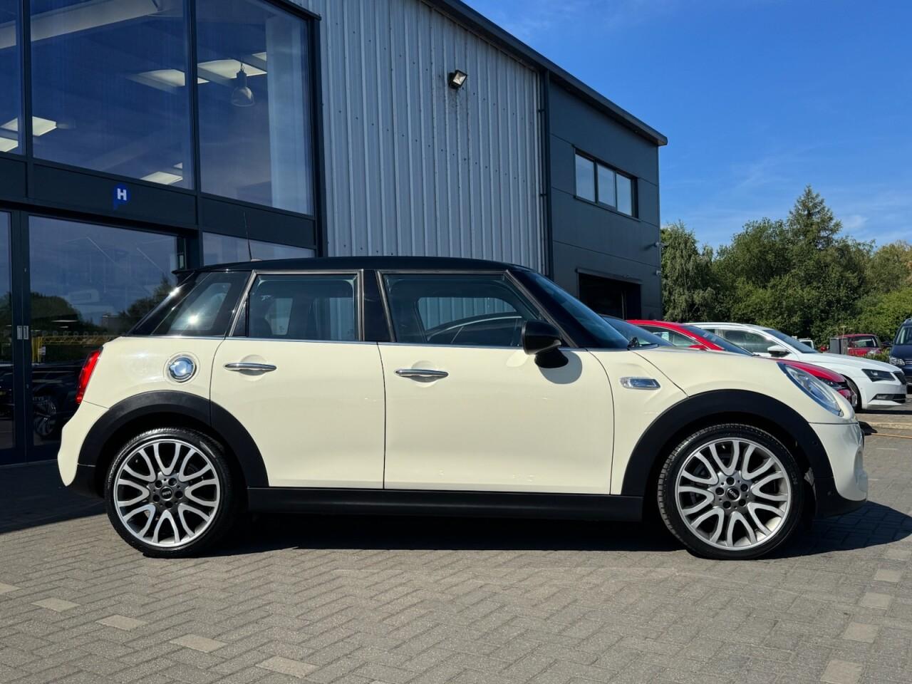 Used MINI Hatch 2017 for sale - 76702336: Photo 11