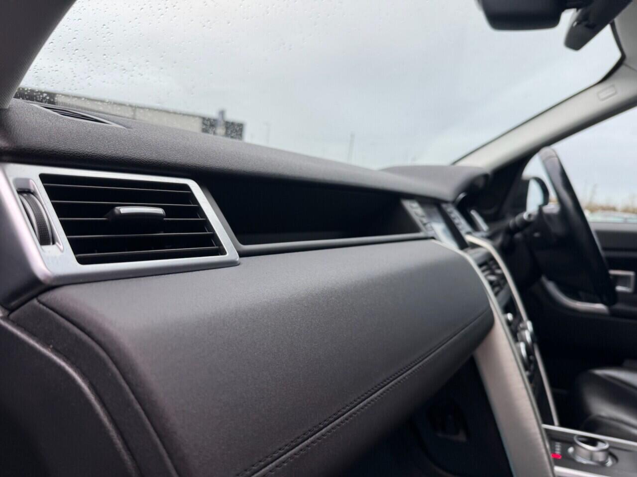 Used Land Rover Discovery Sport 2015 for sale - 76965346: Photo 40