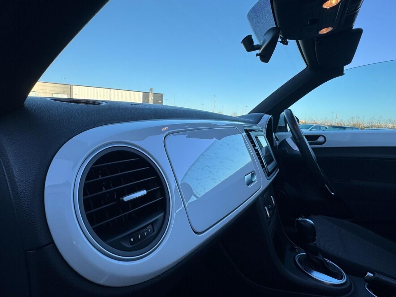 Used Volkswagen Beetle 2015 for sale - 77016020: Photo 45