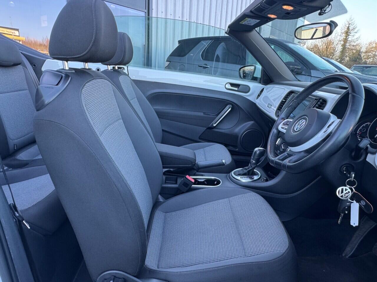 Used Volkswagen Beetle 2015 for sale - 77016020: Photo 5