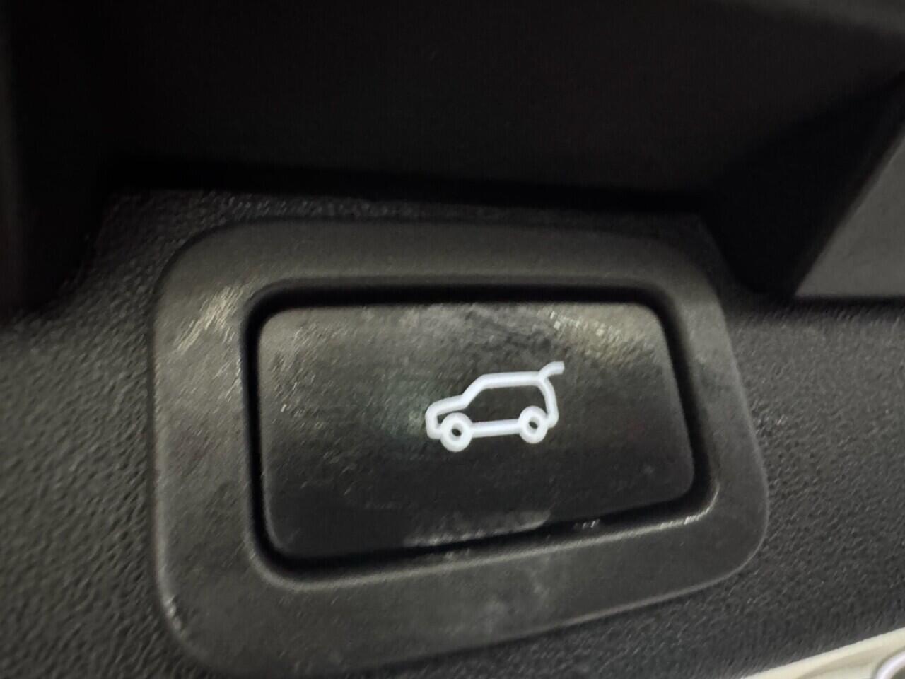 Used Land Rover Discovery 2018 for sale - 76700908: Photo 48