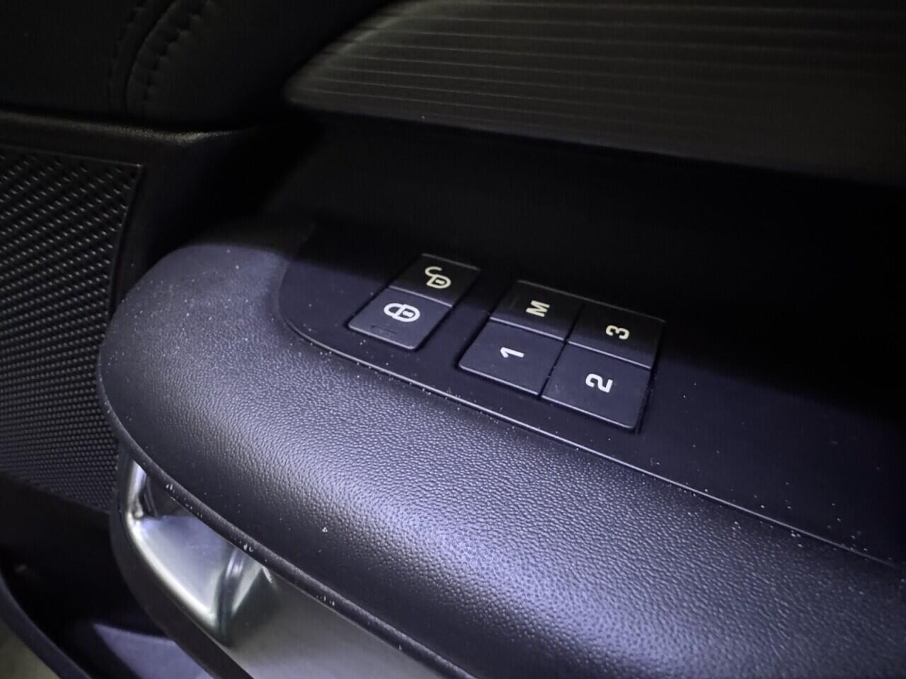 Used Land Rover Discovery 2018 for sale - 76700908: Photo 71