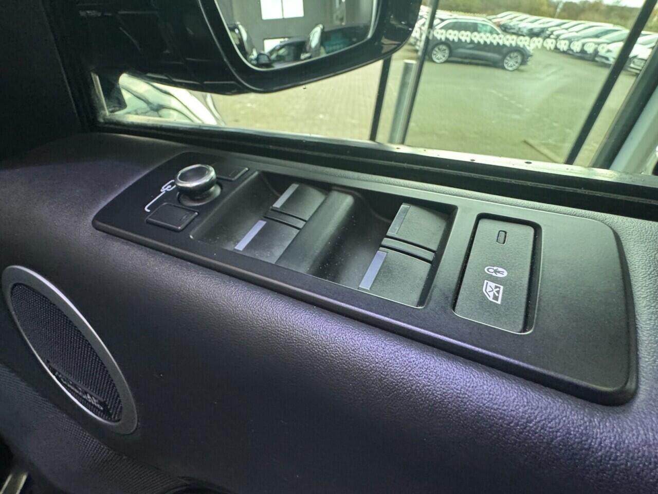 Used Land Rover Discovery 2018 for sale - 76700908: Photo 73