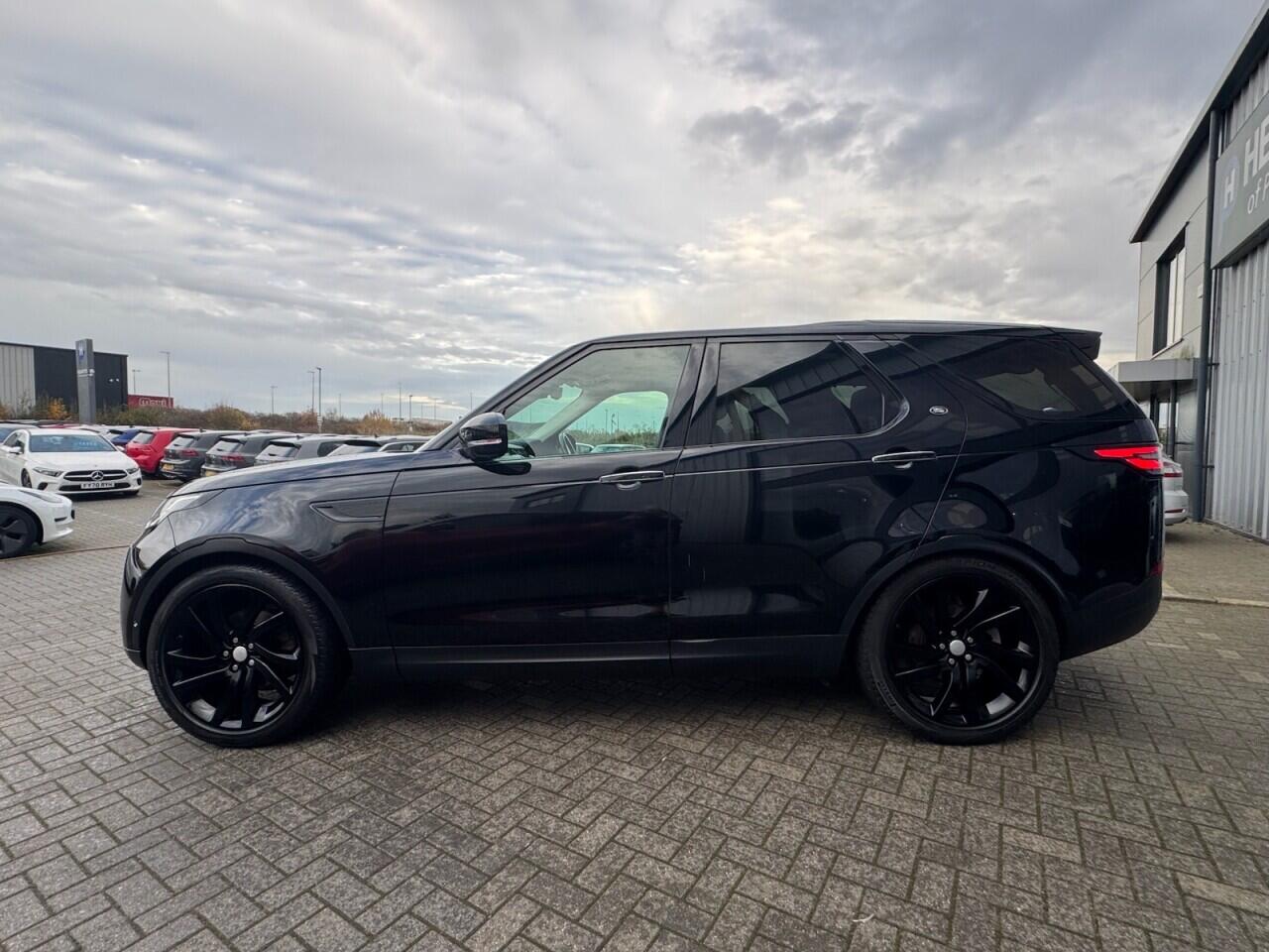 Used Land Rover Discovery 2018 for sale - 76700908: Photo 9