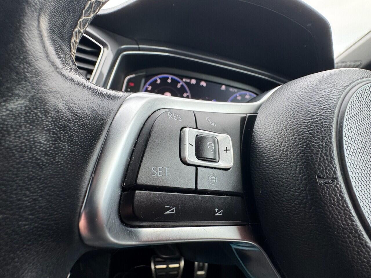 Used Volkswagen T-Roc 2020 for sale - 76702130: Photo 59