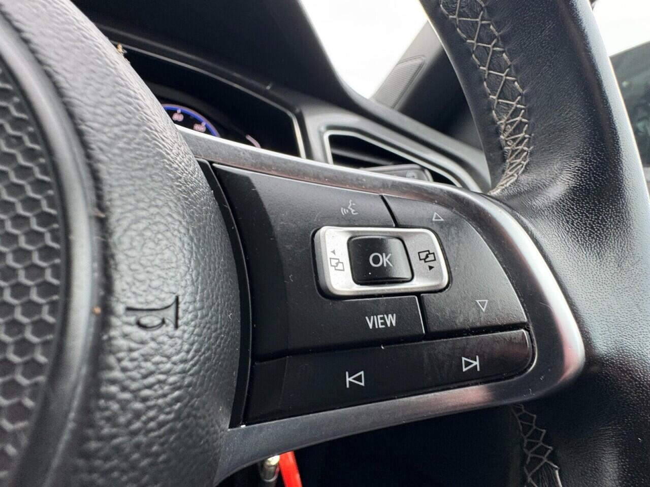 Used Volkswagen T-Roc 2020 for sale - 76702130: Photo 65