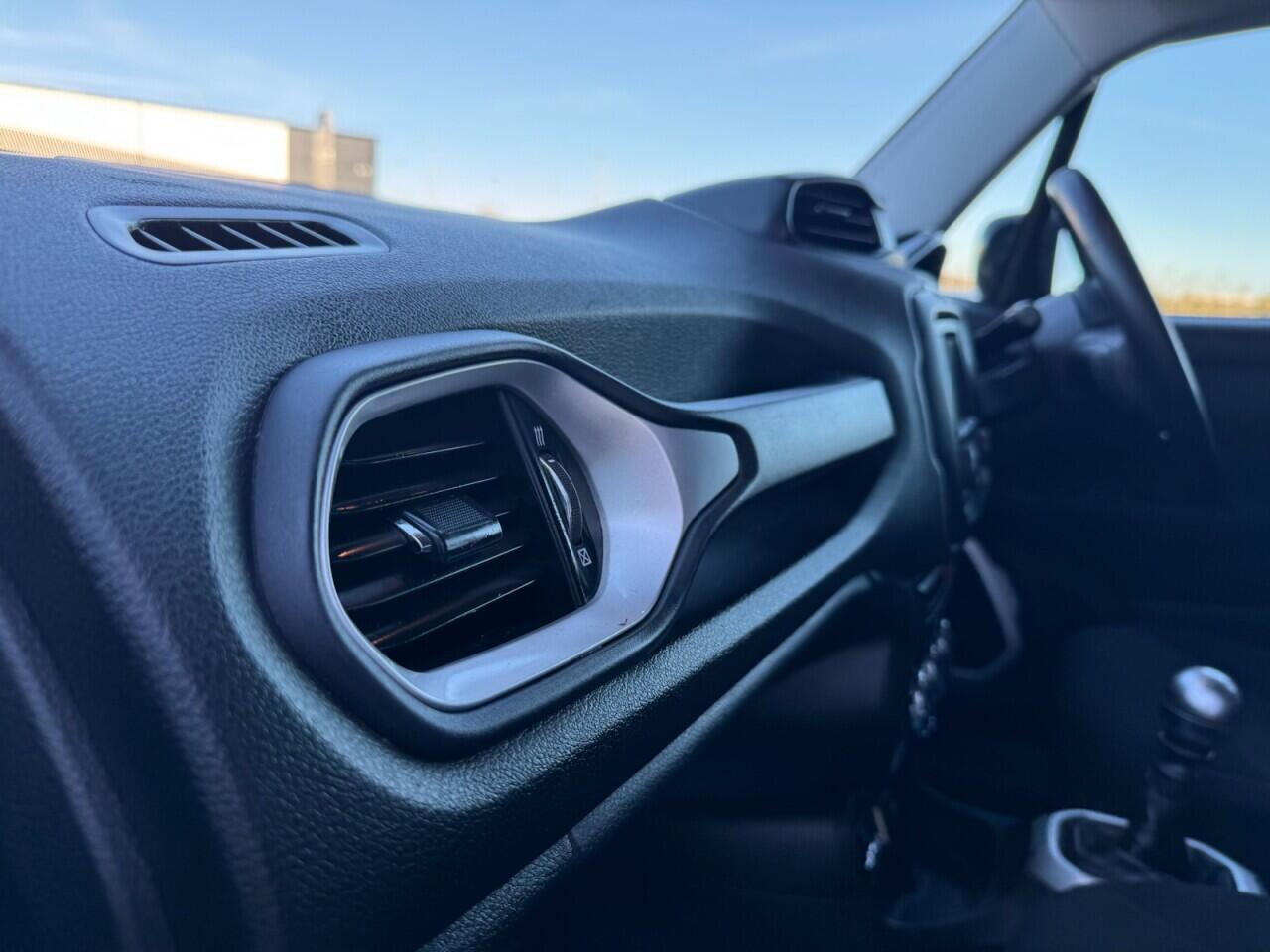 Used Jeep Renegade 2016 for sale - 76701847: Photo 39