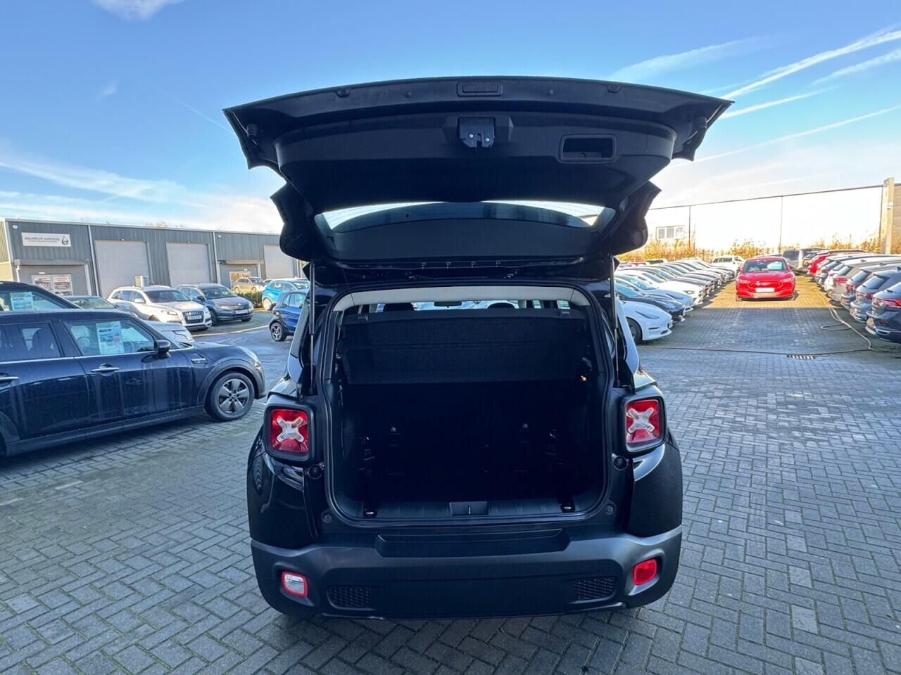 Used Jeep Renegade 2016 for sale - 76701847: Photo 45