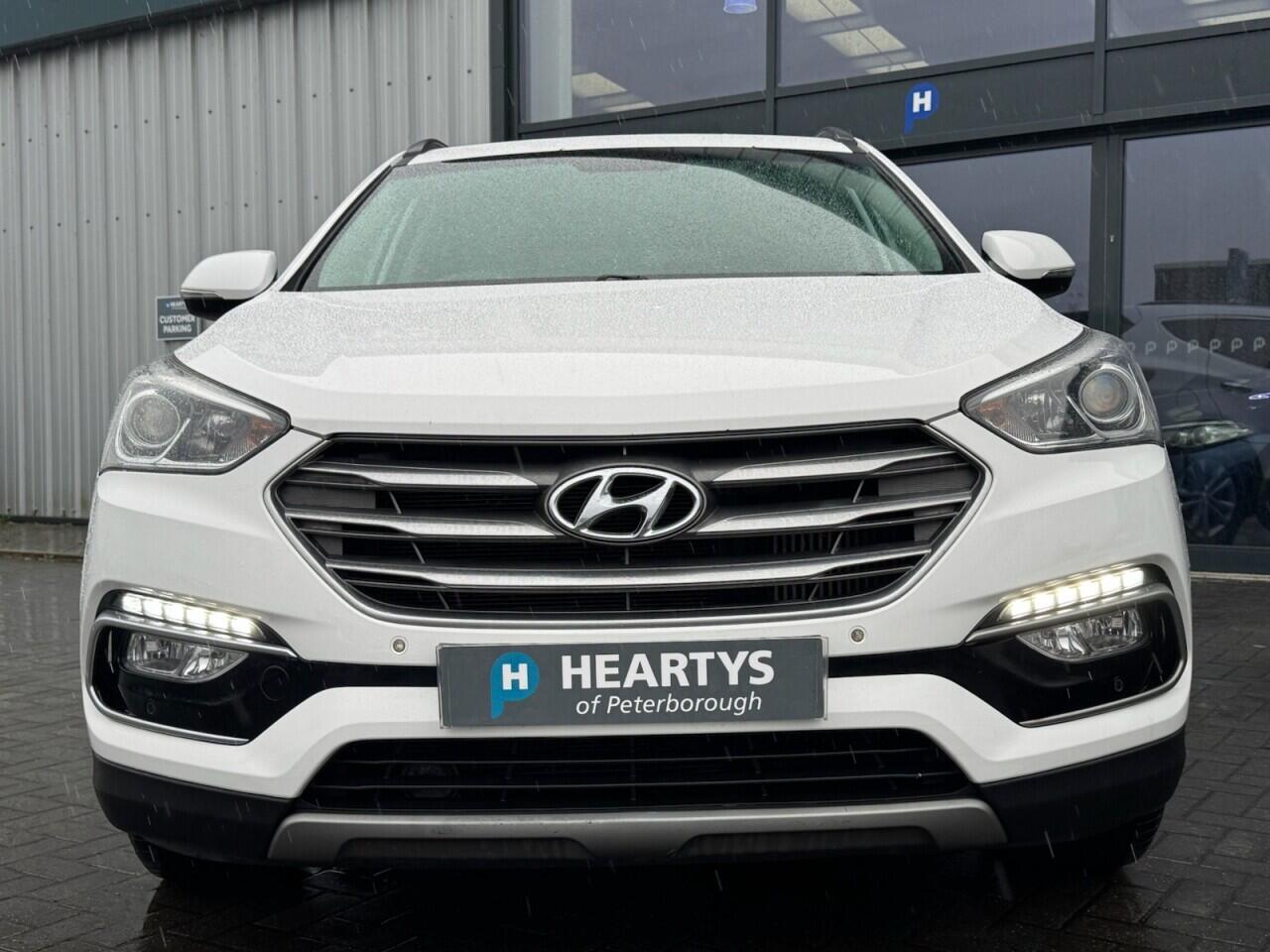 Used Hyundai Santa Fe 2016 for sale - 76701059: Photo 2