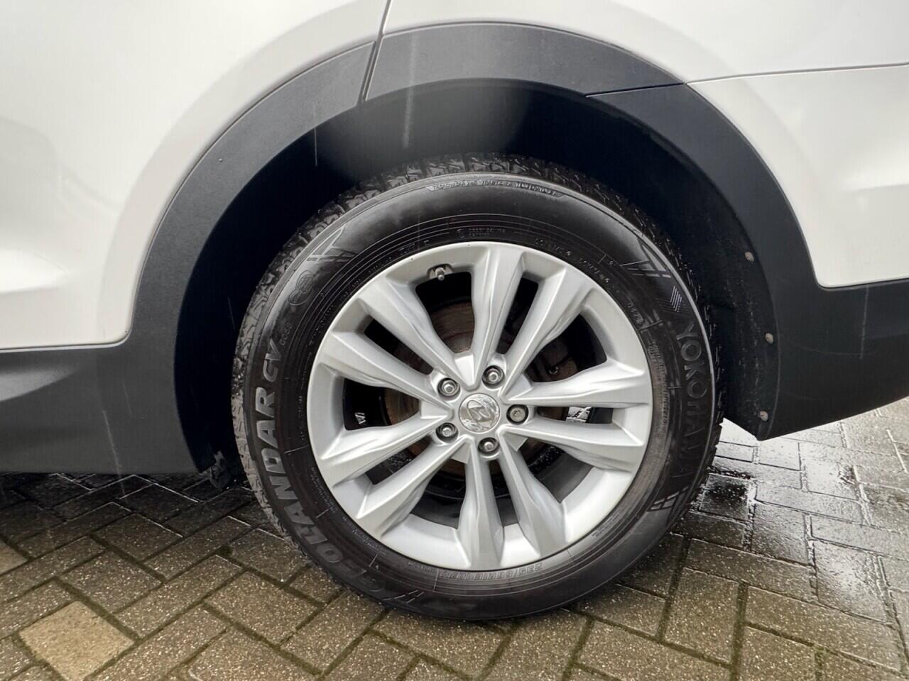 Used Hyundai Santa Fe 2016 for sale - 76701059: Photo 32