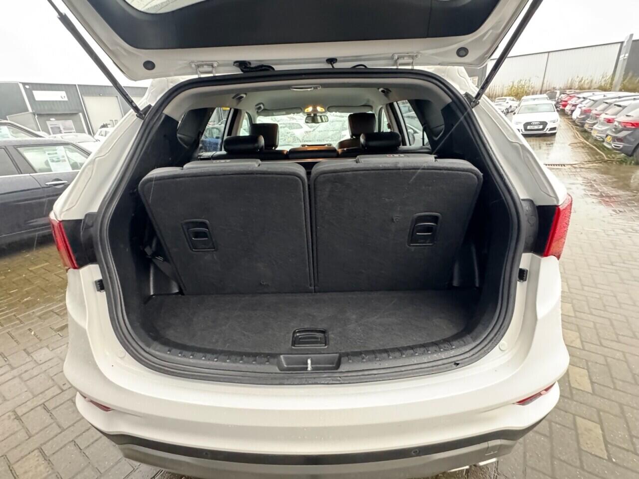 Used Hyundai Santa Fe 2016 for sale - 76701059: Photo 44