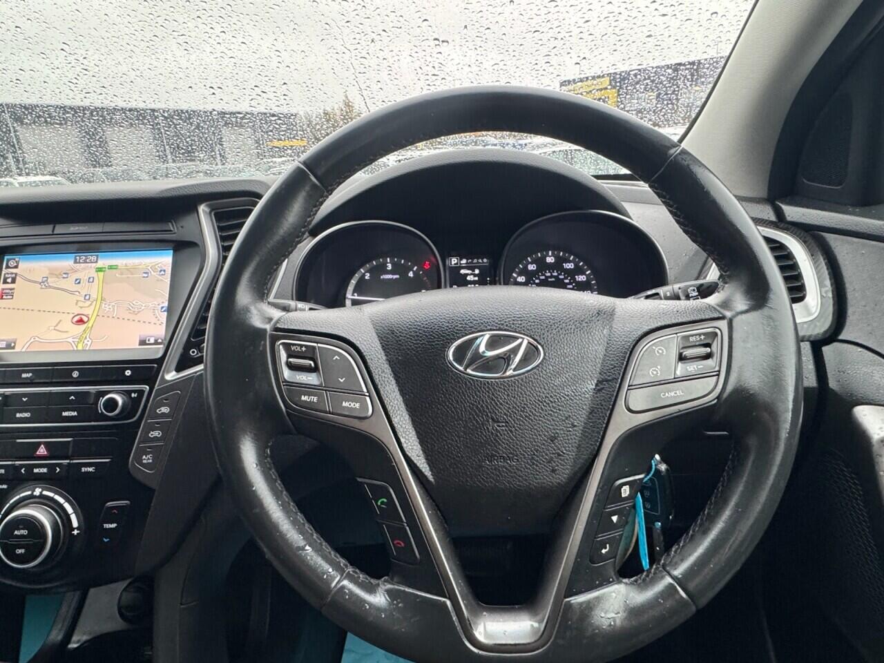 Used Hyundai Santa Fe 2016 for sale - 76701059: Photo 60