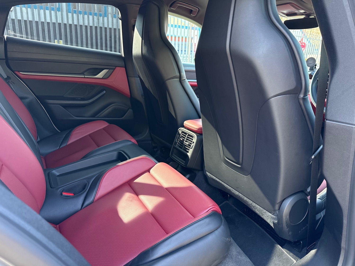 Used Porsche Taycan 2024 for sale - 77750490: Photo 13