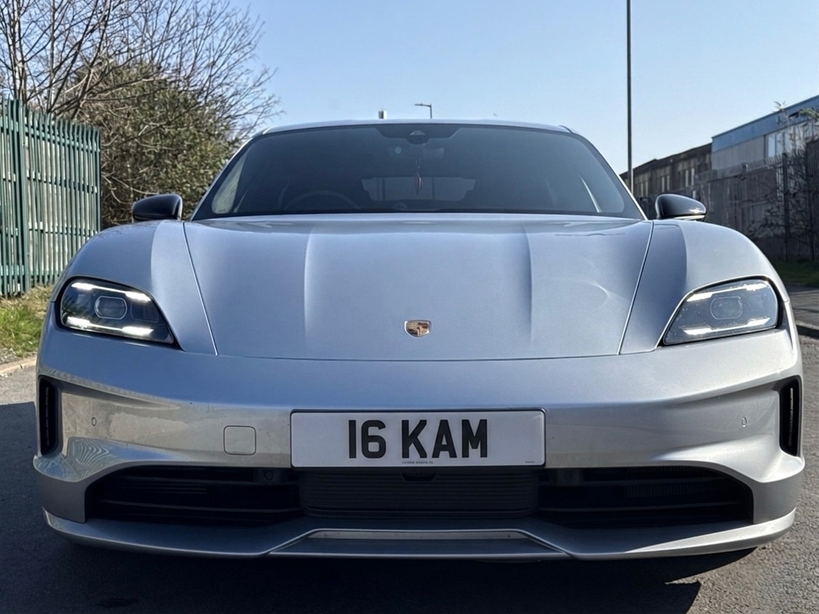 Used Porsche Taycan 2024 for sale - 77750490: Photo 2