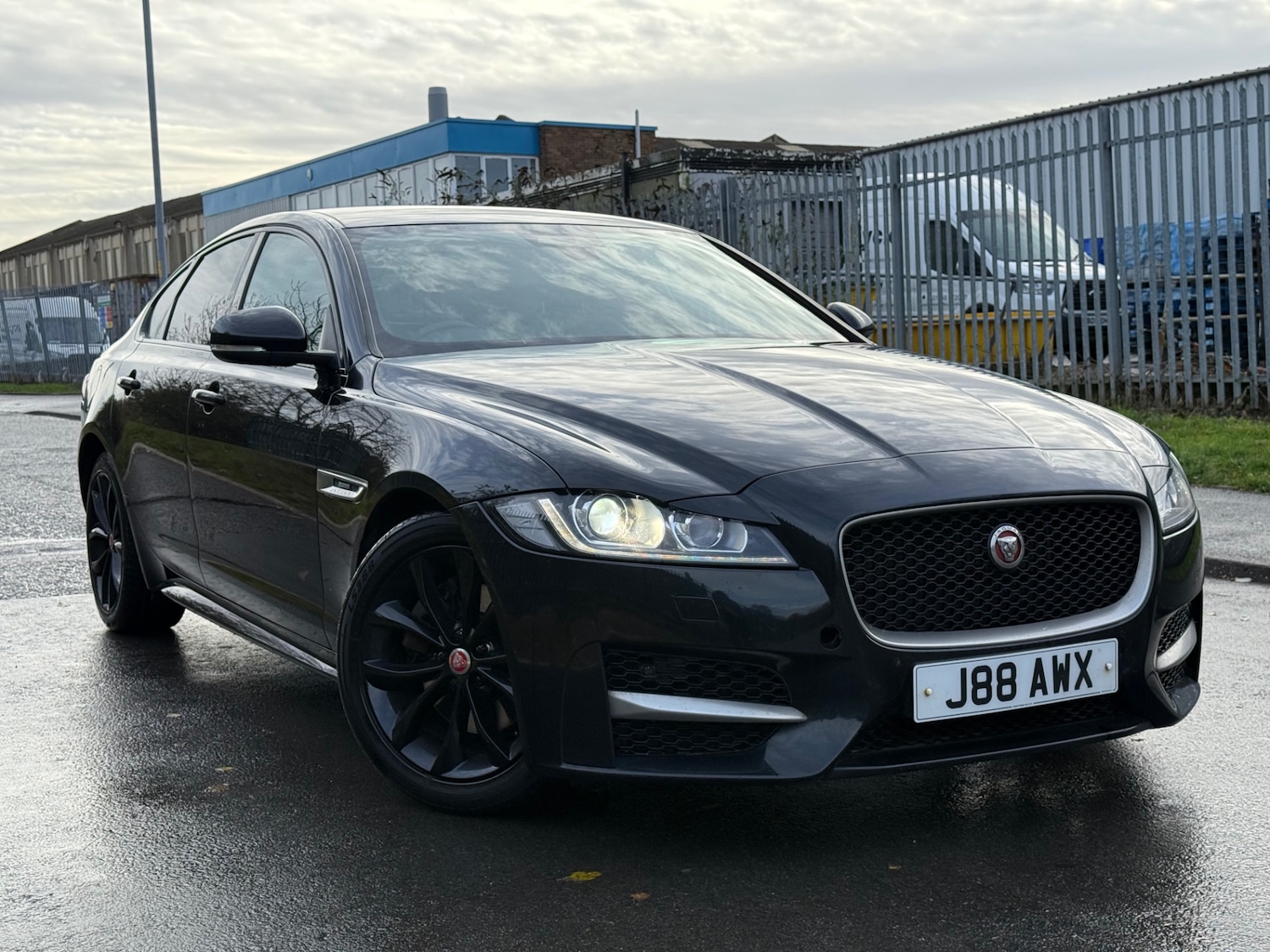 Used Jaguar XF 2018 for sale - 76859459: Photo 3