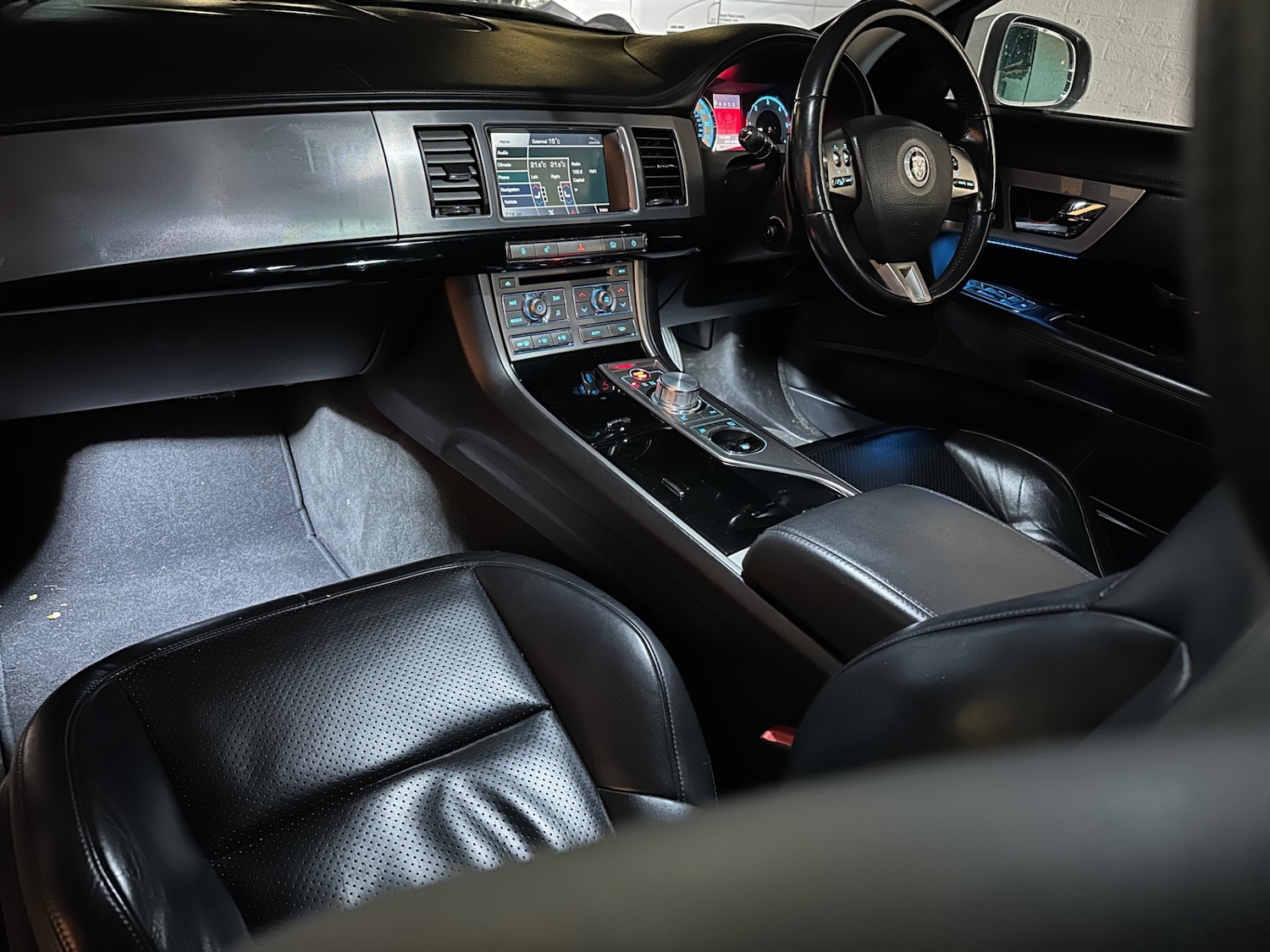 Used Jaguar XF 2010 for sale - 76483108: Photo 12