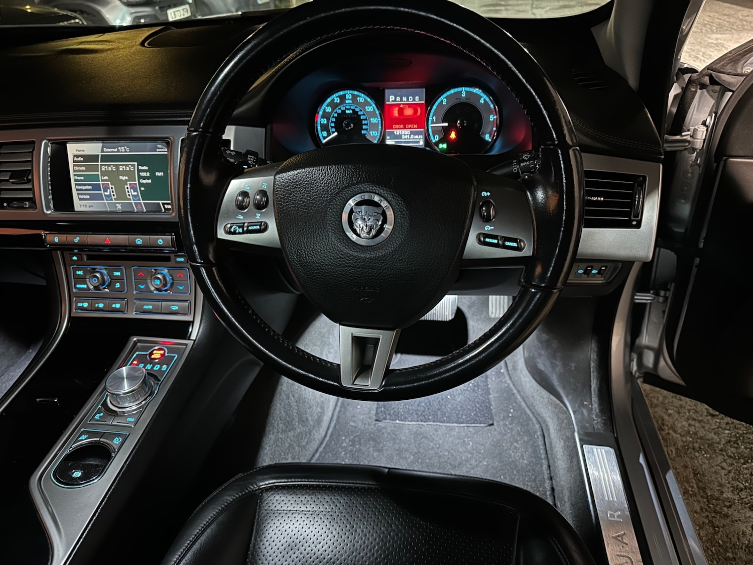 Used Jaguar XF 2010 for sale - 76483108: Photo 16