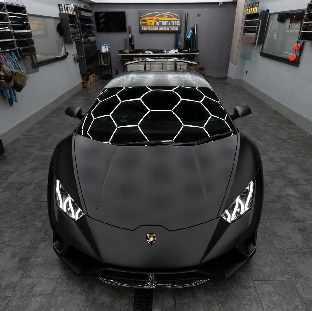 Used Lamborghini Huracan 2017 for sale - 77735267: Photo 2