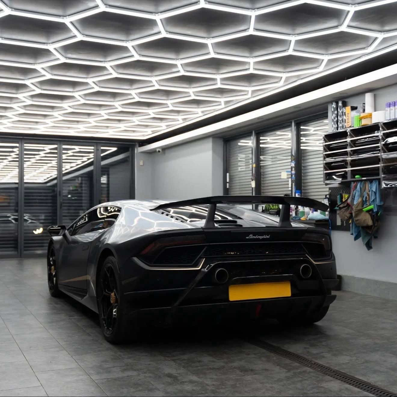 Used Lamborghini Huracan 2017 for sale - 77735267: Photo 3