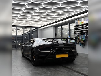 Used Lamborghini Huracan 2017 for sale - 77735267: Photo