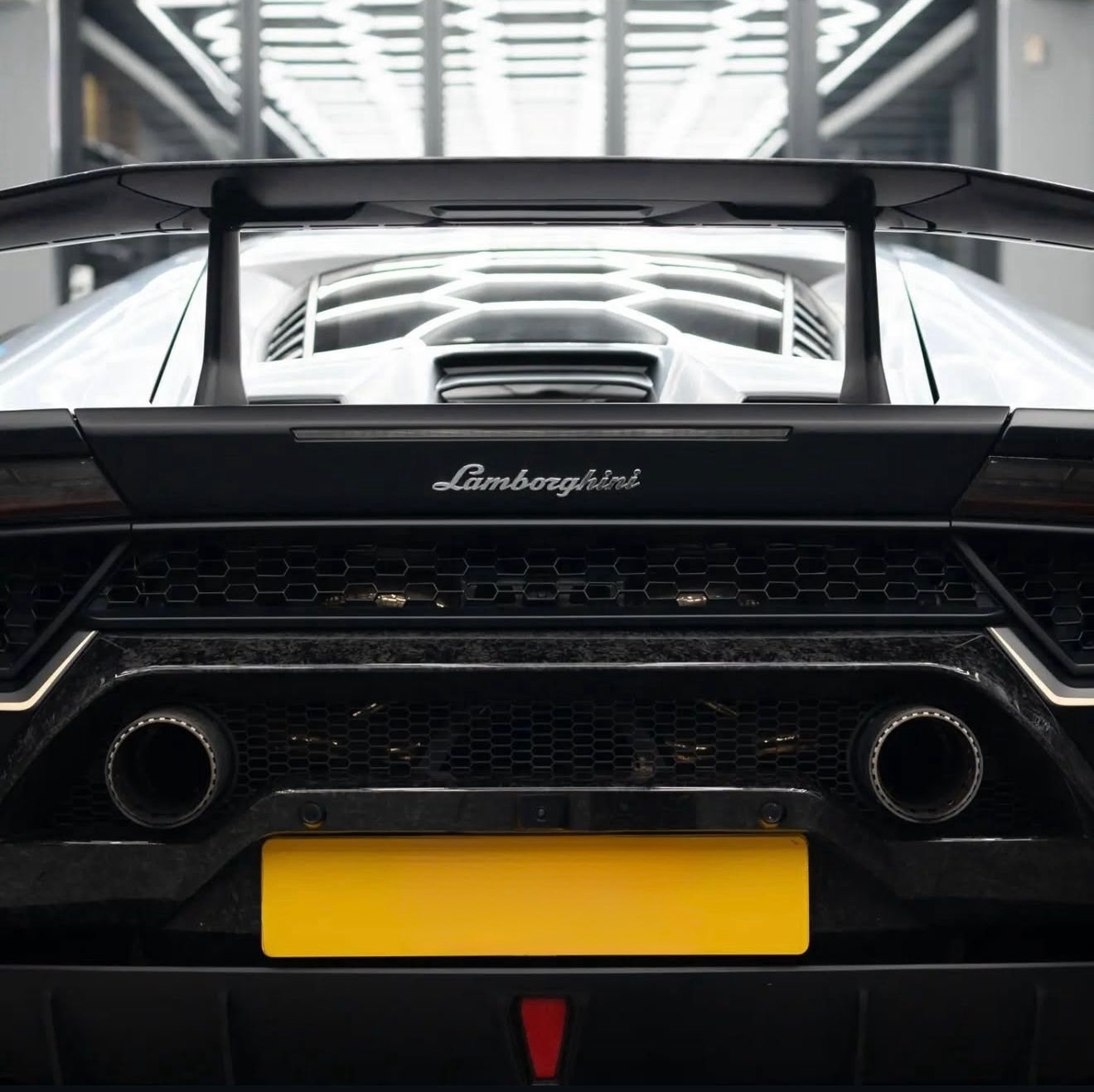 Used Lamborghini Huracan 2017 for sale - 77735267: Photo 4