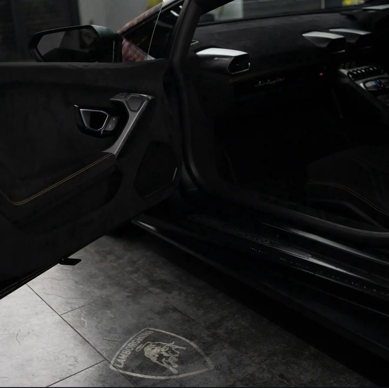 Used Lamborghini Huracan 2017 for sale - 77735267: Photo 6